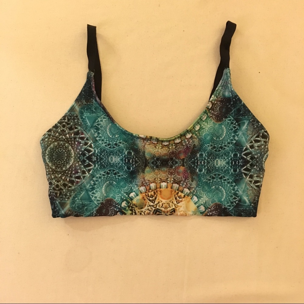 NWOT Onzie open cage back kaleidoscope bra top XS